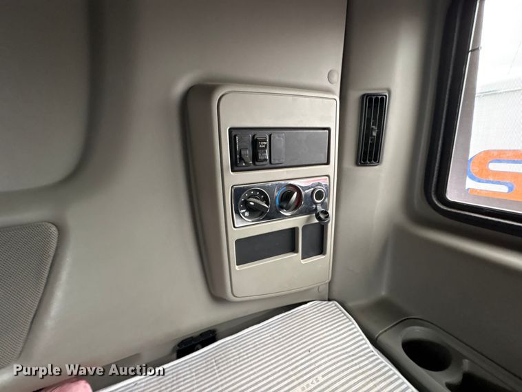 image for item YA2279 2020 International LT625 semi truck