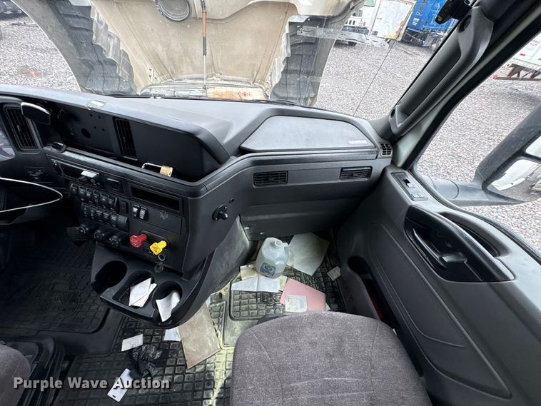 image for item YA2279 2020 International LT625 semi truck