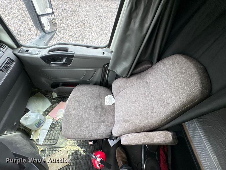 image for item YA2279 2020 International LT625 semi truck