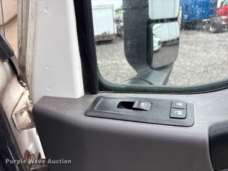 image for item YA2279 2020 International LT625 semi truck