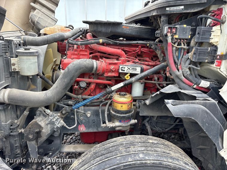 image for item YA2279 2020 International LT625 semi truck