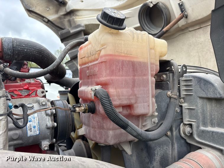 image for item YA2279 2020 International LT625 semi truck