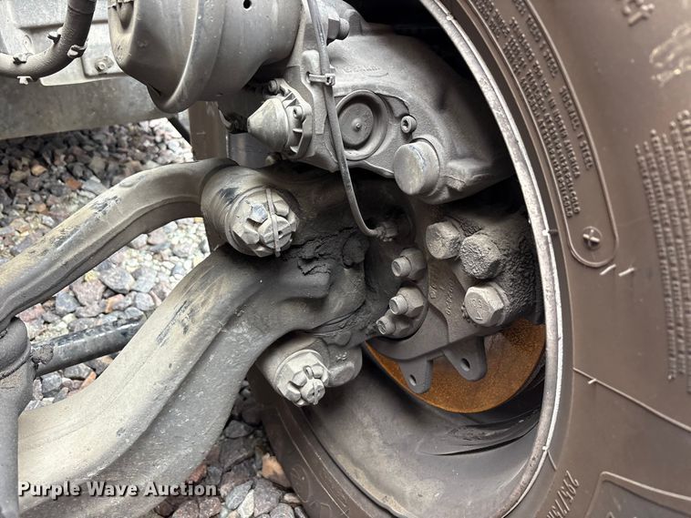 image for item YA2279 2020 International LT625 semi truck