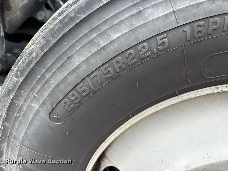image for item YA2279 2020 International LT625 semi truck