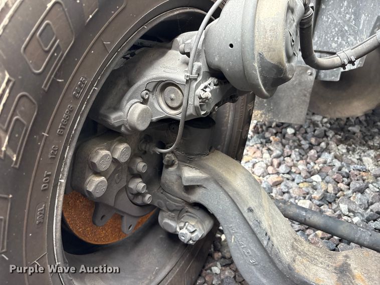 image for item YA2279 2020 International LT625 semi truck