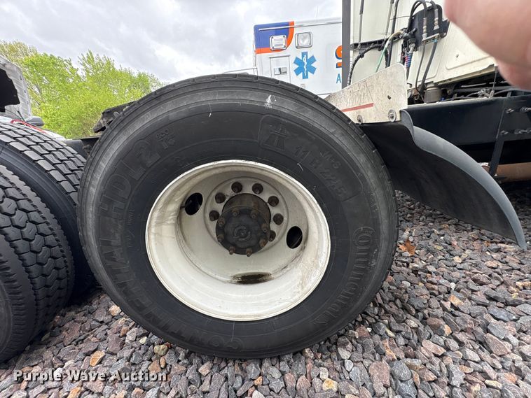 image for item YA2279 2020 International LT625 semi truck