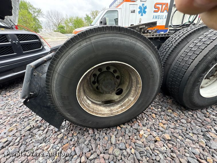 image for item YA2279 2020 International LT625 semi truck