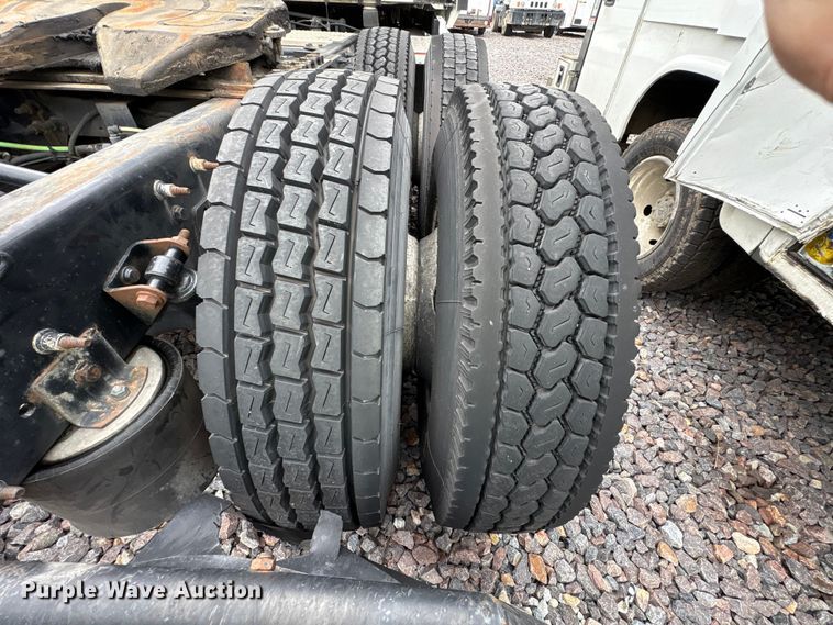 image for item YA2279 2020 International LT625 semi truck