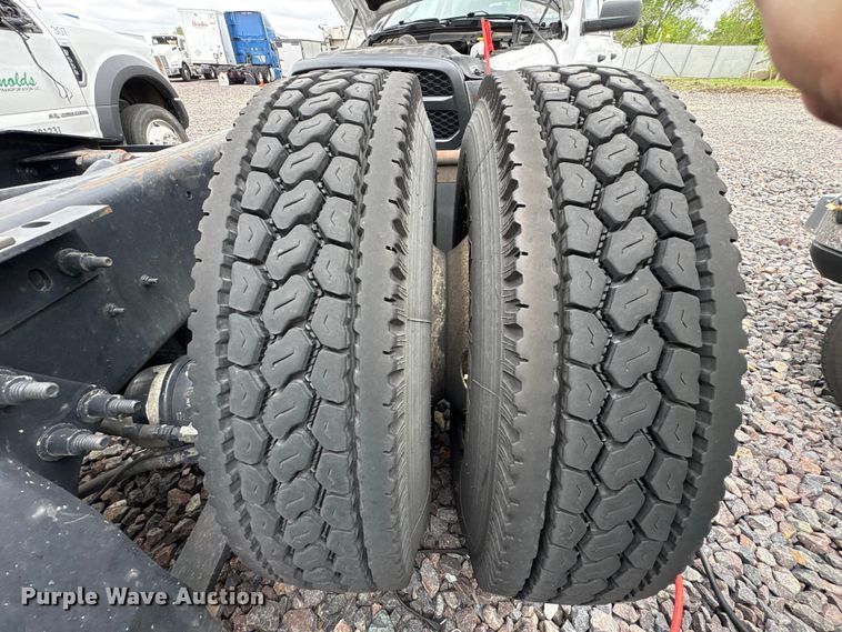 image for item YA2279 2020 International LT625 semi truck