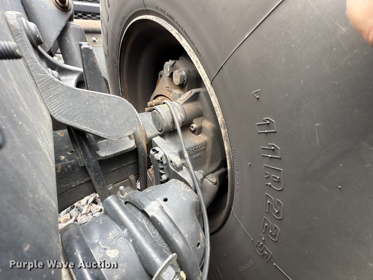 image for item YA2279 2020 International LT625 semi truck