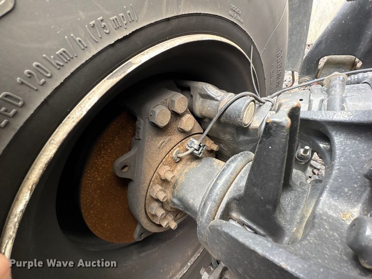 image for item YA2279 2020 International LT625 semi truck
