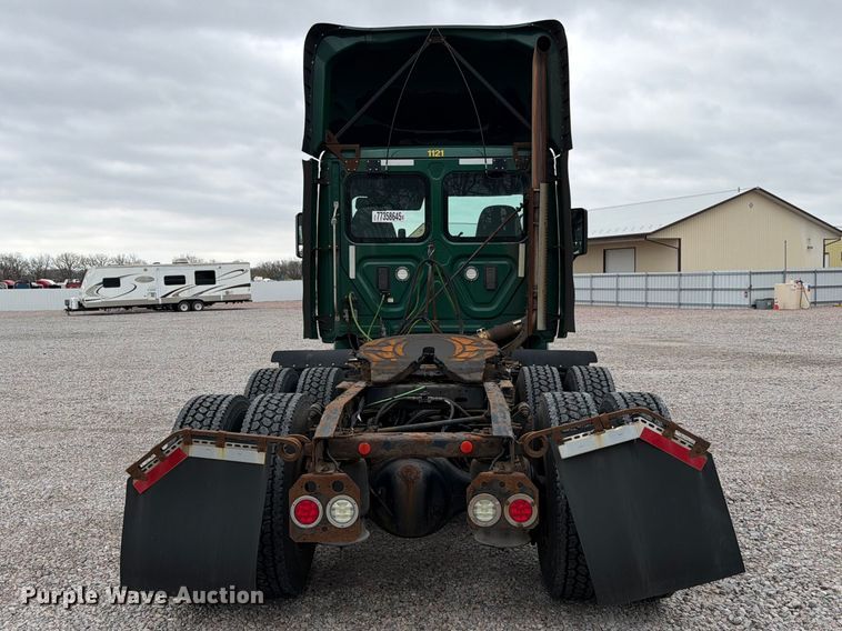 image for item YA2298 2017 Freightliner  Cascadia semi truck