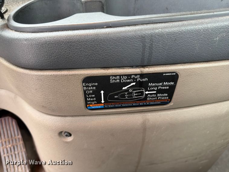 image for item YA2298 2017 Freightliner  Cascadia semi truck