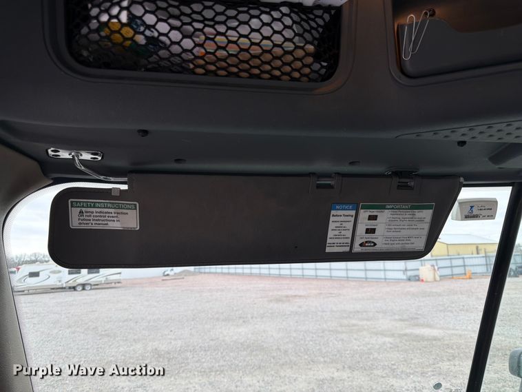 image for item YA2298 2017 Freightliner  Cascadia semi truck