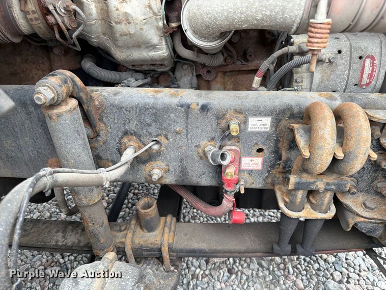 image for item YA2298 2017 Freightliner  Cascadia semi truck