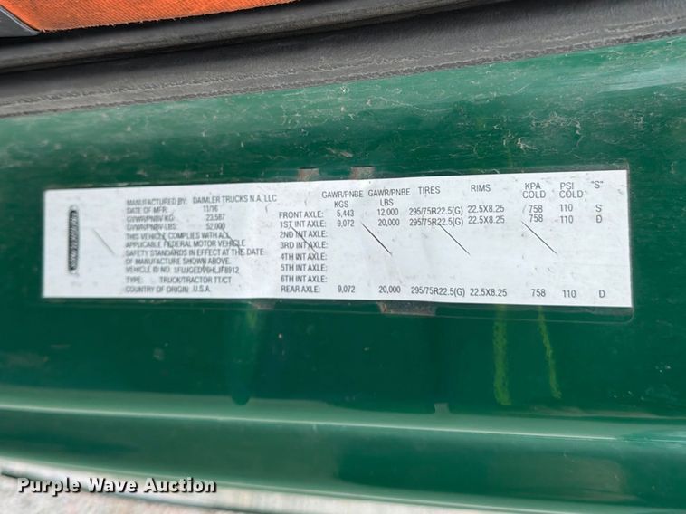image for item YA2298 2017 Freightliner  Cascadia semi truck