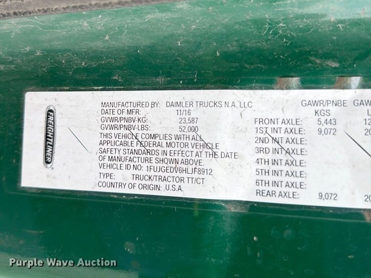 image for item YA2298 2017 Freightliner  Cascadia semi truck