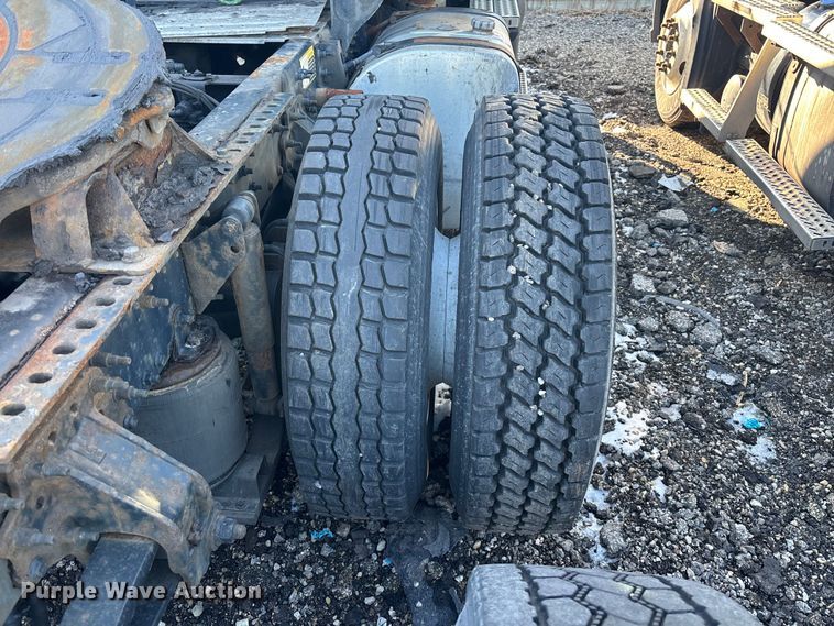 image for item YA2314 2016 Mack CXU613 semi truck