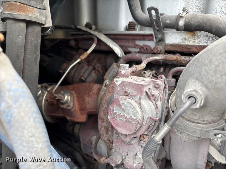 image for item YA2318 2016 Mack CXU613 semi truck