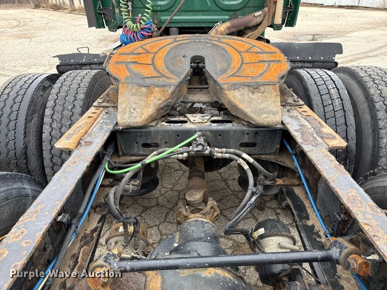 image for item YA2376 2017 Freightliner Cascadia 125 semi truck