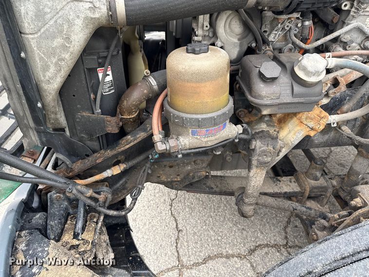 image for item YA2376 2017 Freightliner Cascadia 125 semi truck