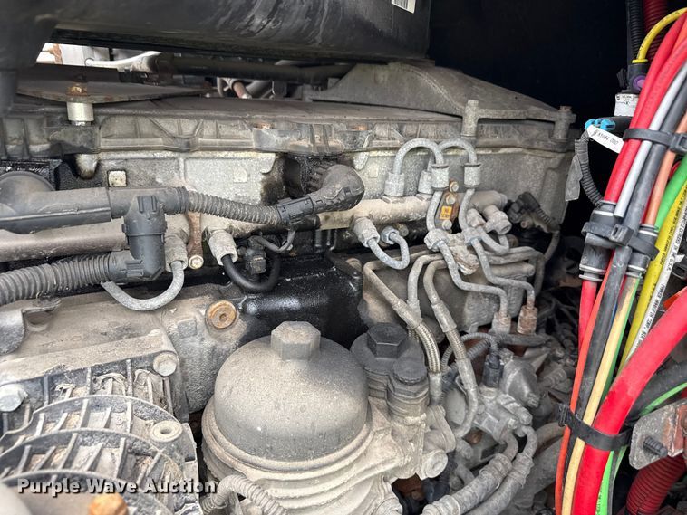 image for item YA2376 2017 Freightliner Cascadia 125 semi truck