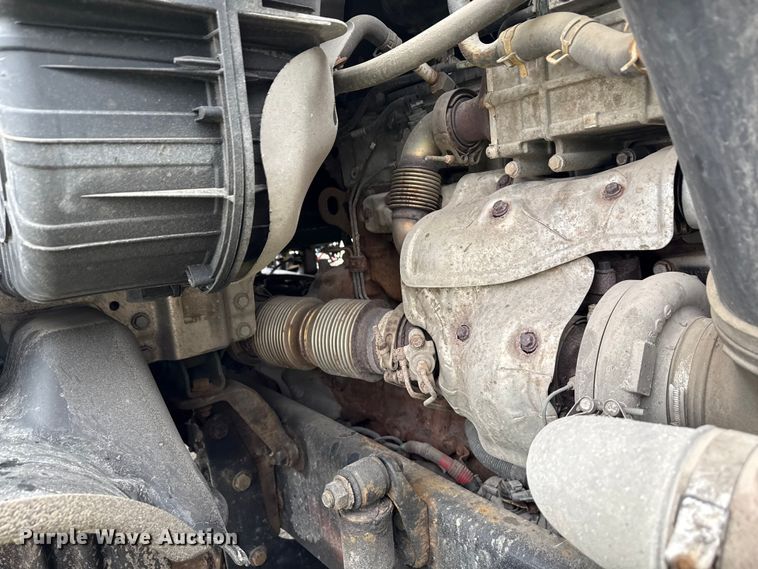 image for item YA2376 2017 Freightliner Cascadia 125 semi truck