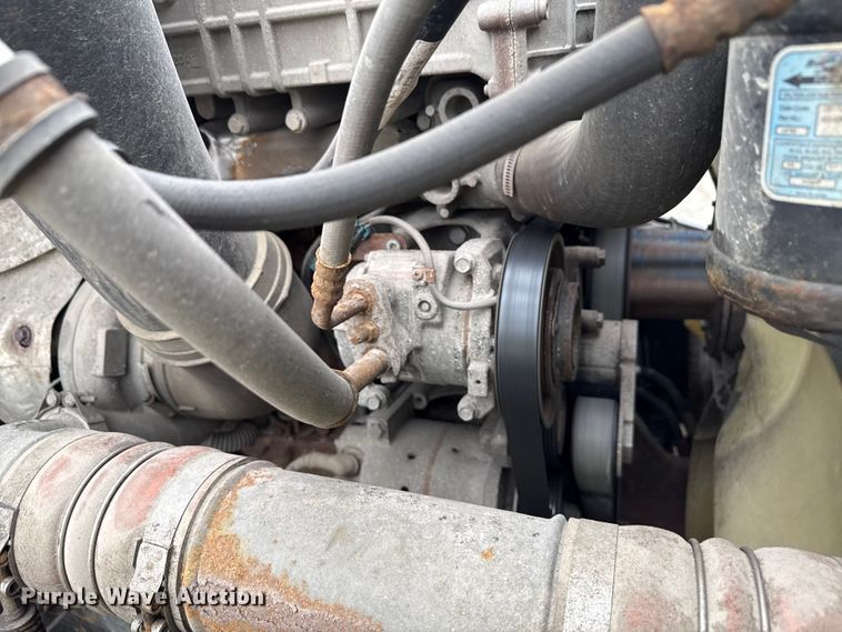 image for item YA2376 2017 Freightliner Cascadia 125 semi truck