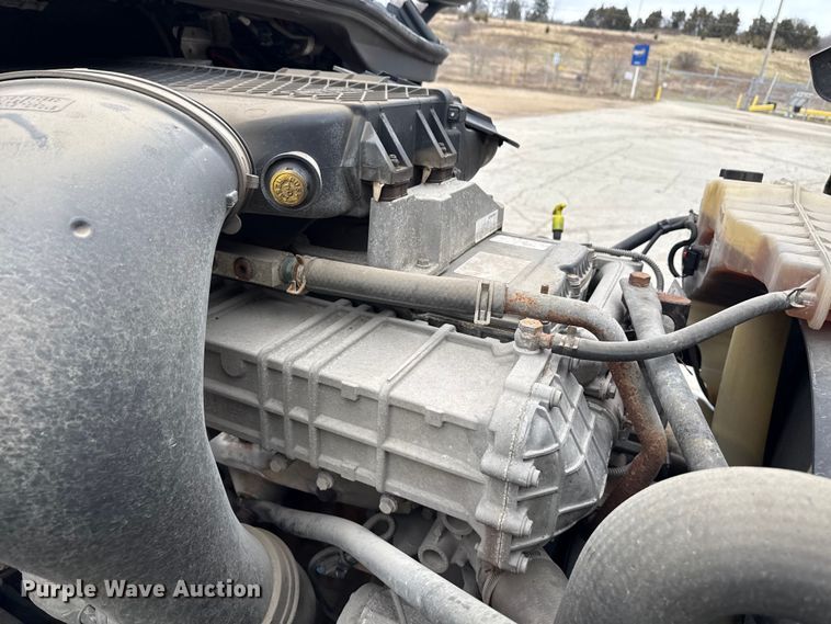 image for item YA2376 2017 Freightliner Cascadia 125 semi truck