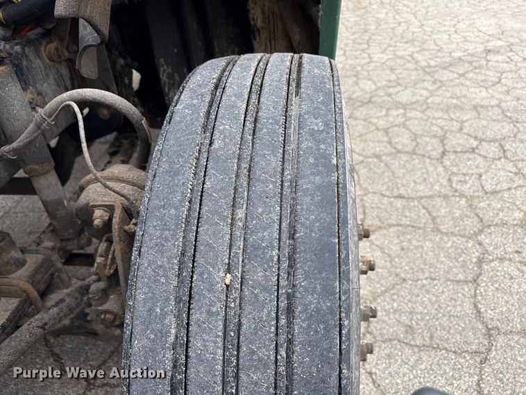 image for item YA2376 2017 Freightliner Cascadia 125 semi truck