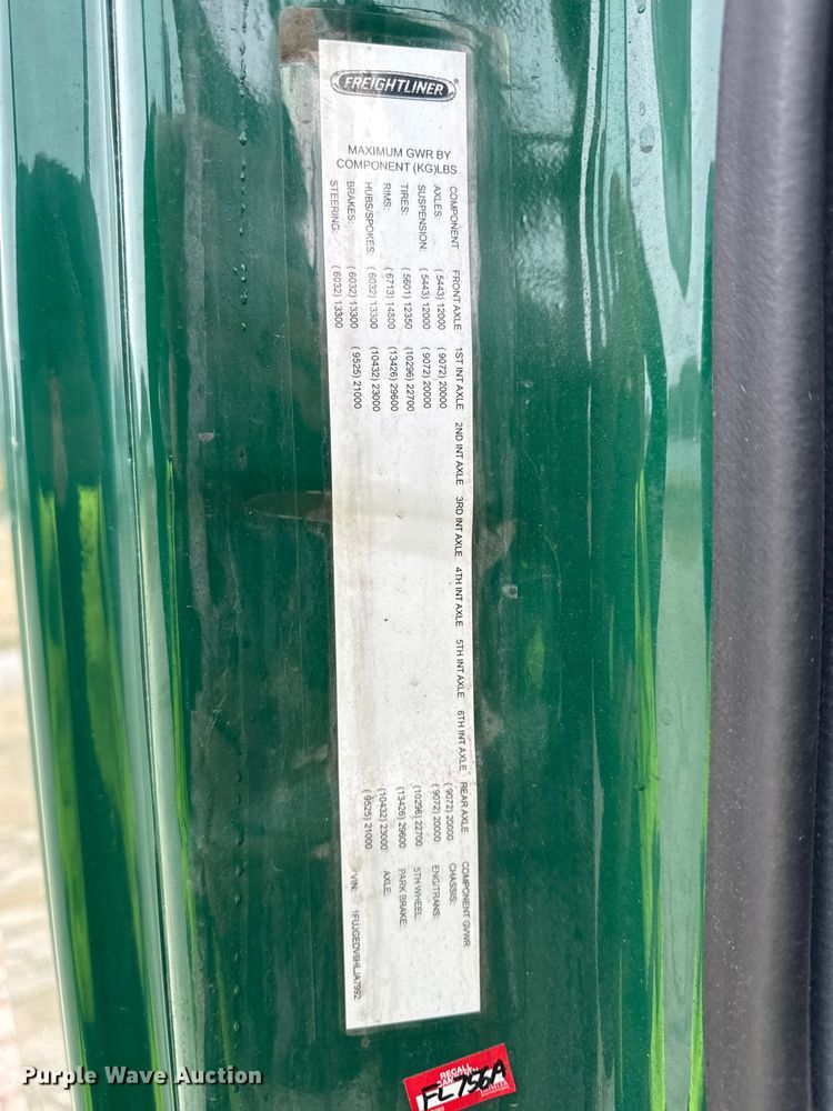 image for item YA2376 2017 Freightliner Cascadia 125 semi truck