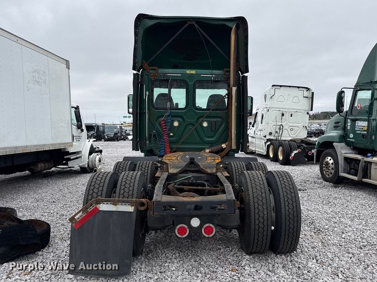 image for item YA2377 2017 Freightliner Cascadia 125 semi truck