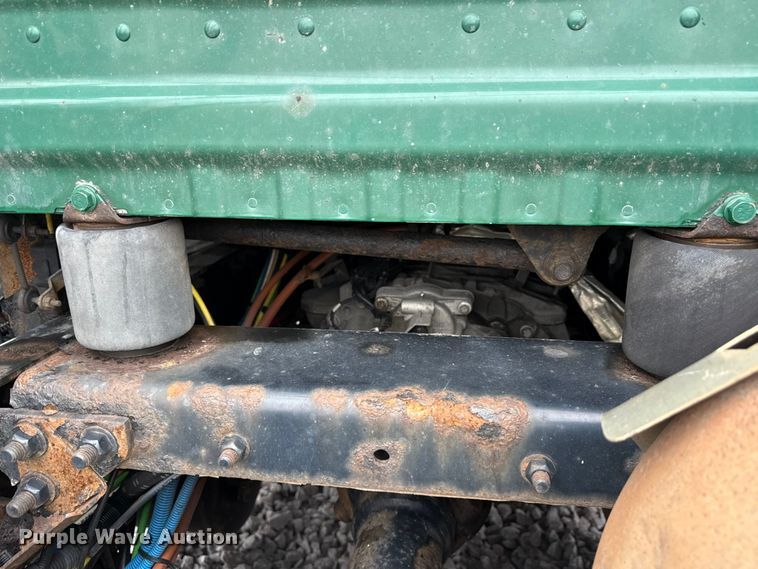 image for item YA2377 2017 Freightliner Cascadia 125 semi truck