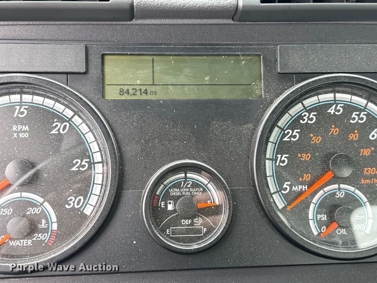 image for item YA2377 2017 Freightliner Cascadia 125 semi truck