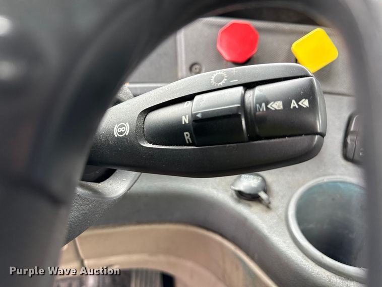 image for item YA2377 2017 Freightliner Cascadia 125 semi truck