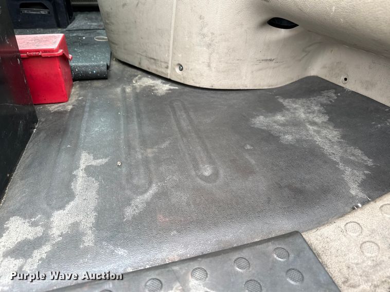 image for item YA2377 2017 Freightliner Cascadia 125 semi truck