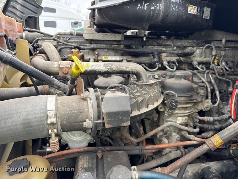 image for item YA2377 2017 Freightliner Cascadia 125 semi truck