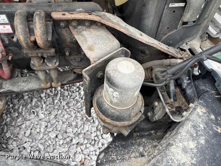 image for item YA2377 2017 Freightliner Cascadia 125 semi truck