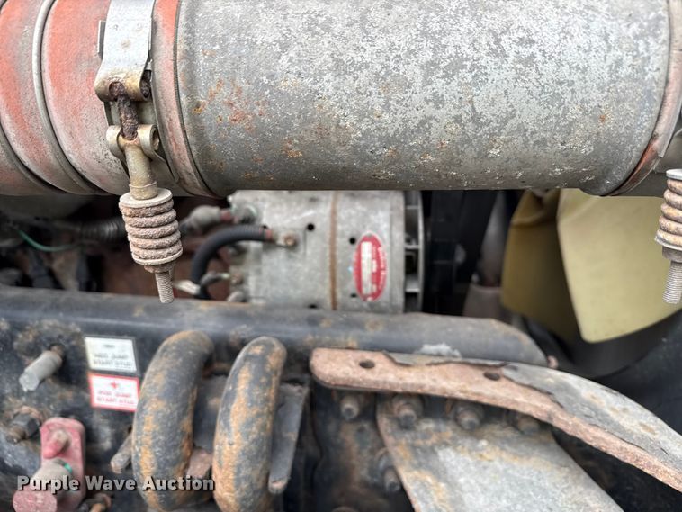 image for item YA2377 2017 Freightliner Cascadia 125 semi truck