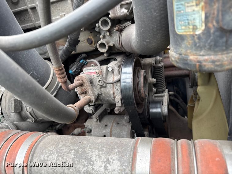 image for item YA2377 2017 Freightliner Cascadia 125 semi truck