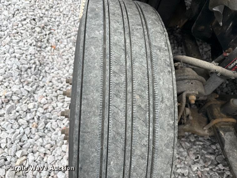 image for item YA2377 2017 Freightliner Cascadia 125 semi truck