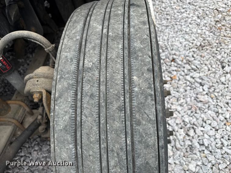 image for item YA2377 2017 Freightliner Cascadia 125 semi truck