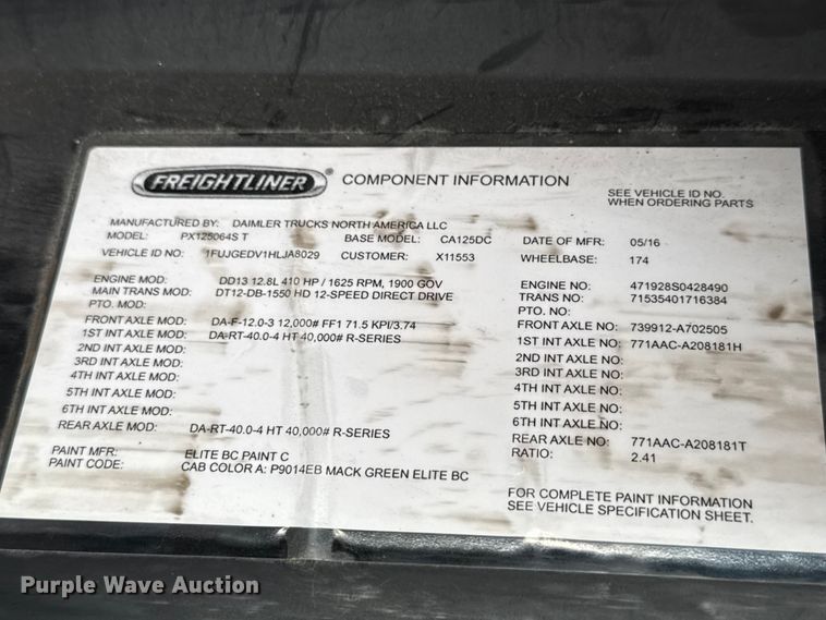 image for item YA2377 2017 Freightliner Cascadia 125 semi truck