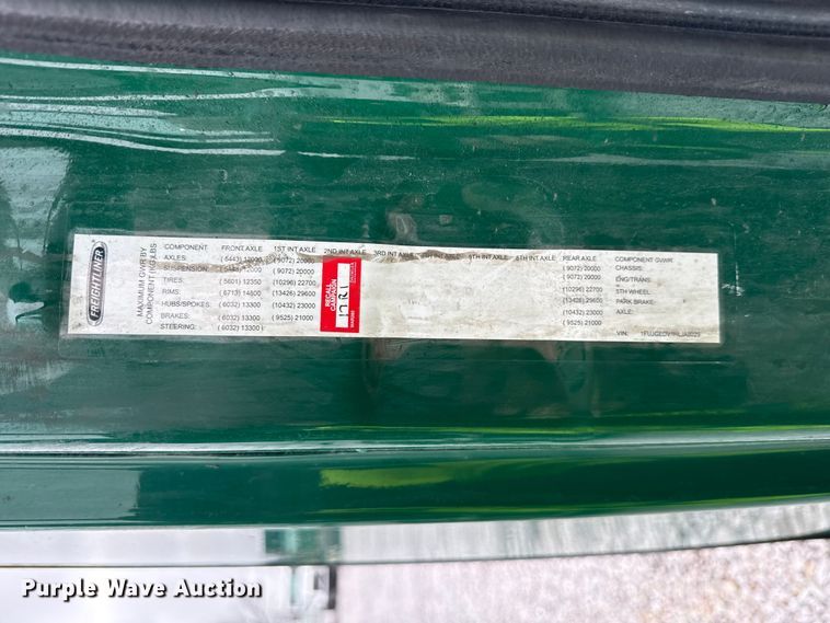 image for item YA2377 2017 Freightliner Cascadia 125 semi truck