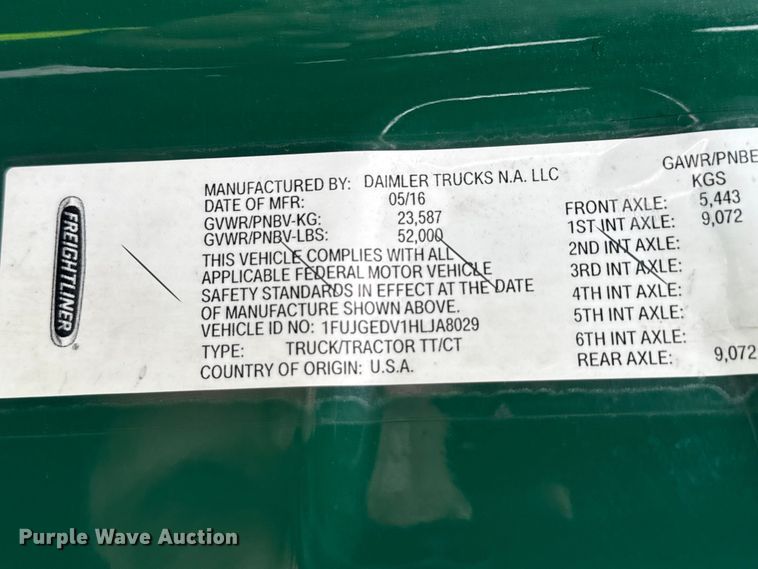 image for item YA2377 2017 Freightliner Cascadia 125 semi truck