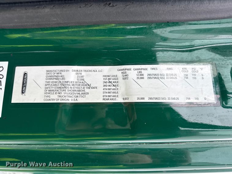 image for item YA2377 2017 Freightliner Cascadia 125 semi truck