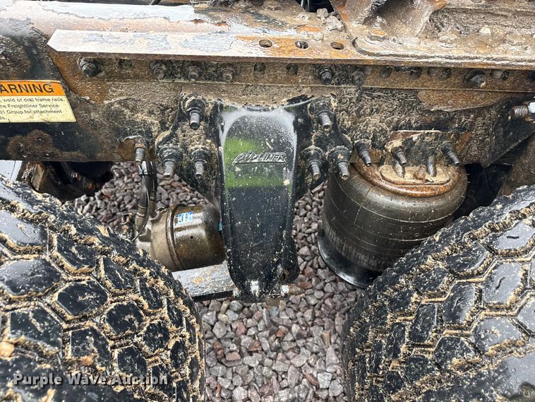 image for item YA2378 2017 Freightliner Cascadia 125 semi truck