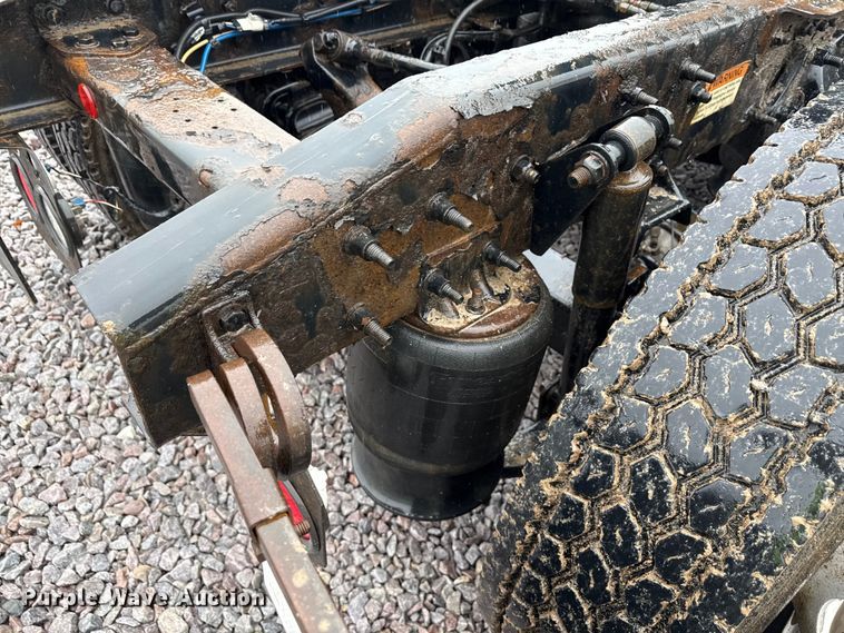 image for item YA2378 2017 Freightliner Cascadia 125 semi truck