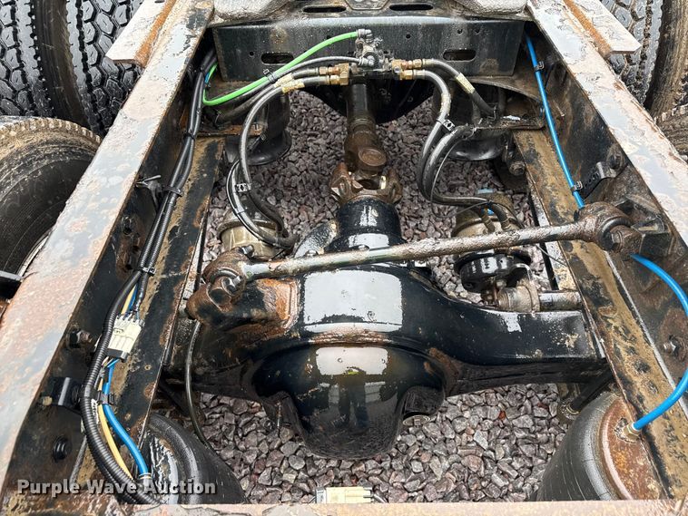 image for item YA2378 2017 Freightliner Cascadia 125 semi truck