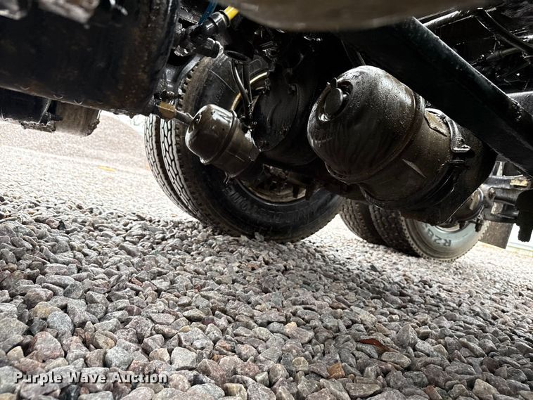 image for item YA2378 2017 Freightliner Cascadia 125 semi truck